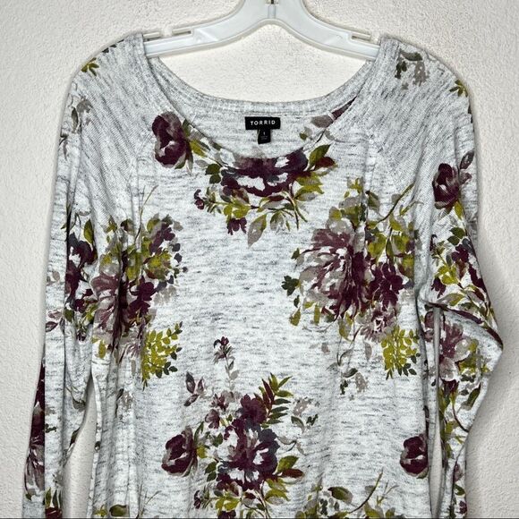 Torrid Floral Sweater‎ - Picture 2 of 7
